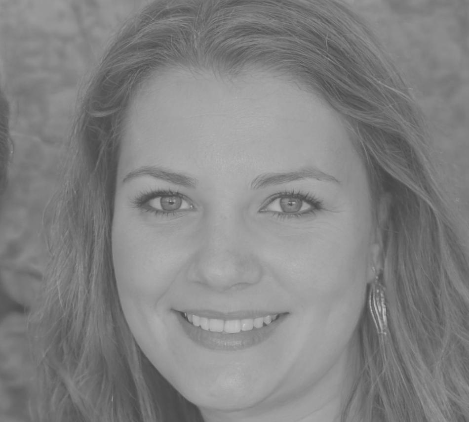 Dr. Sarah Müller - Finanzexpertin und Kundenberaterin